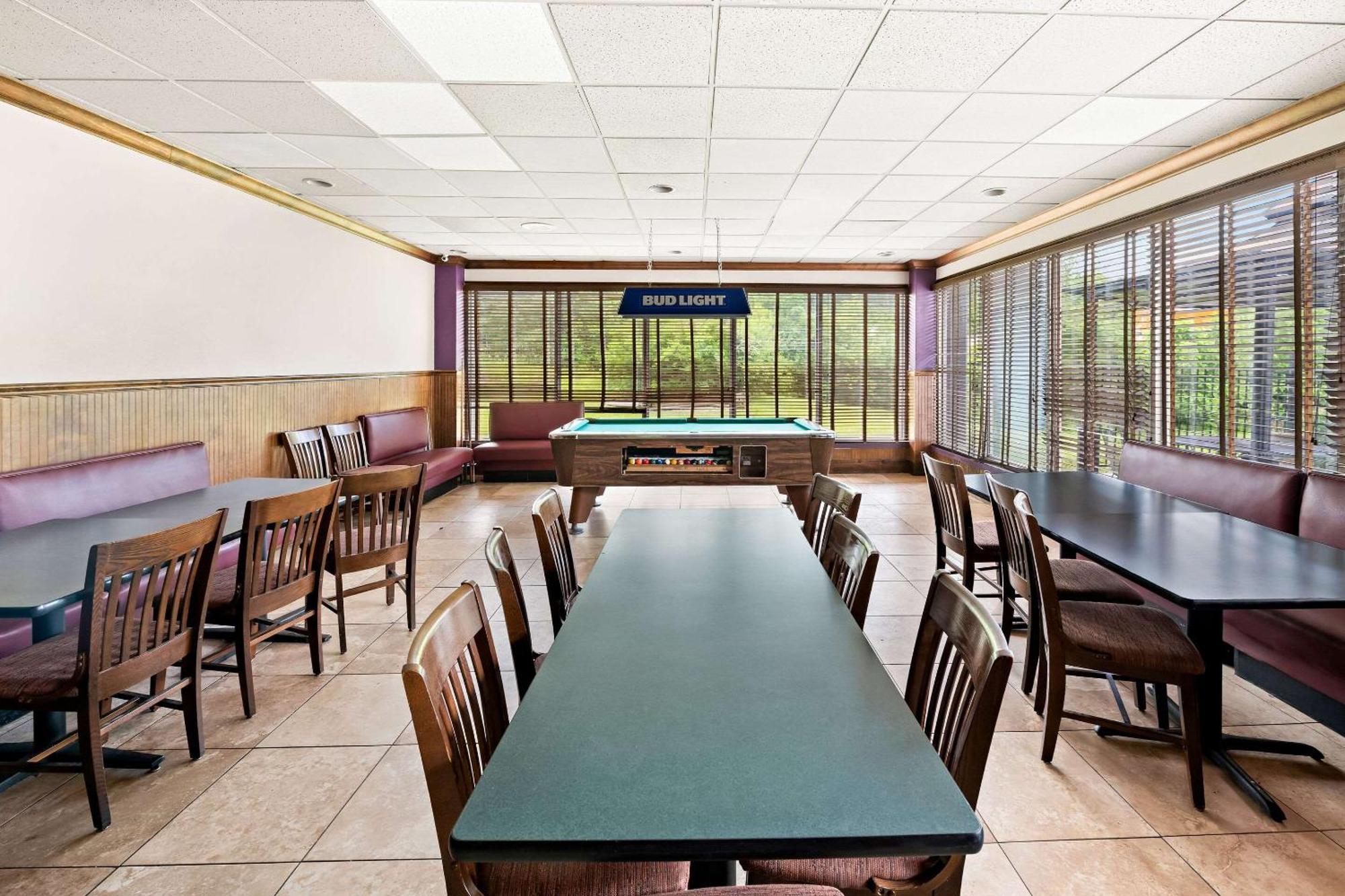 Quality Inn Dayton Airport Englewood Luaran gambar