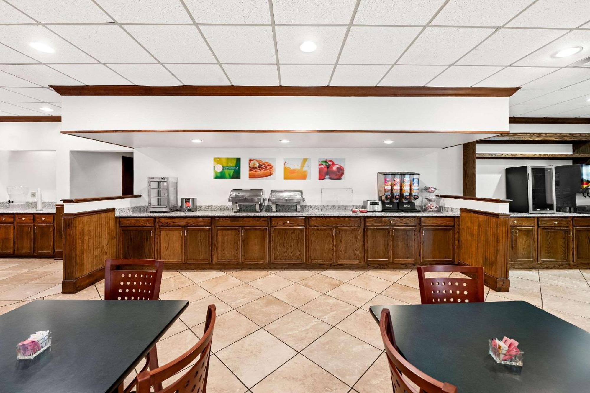 Quality Inn Dayton Airport Englewood Luaran gambar