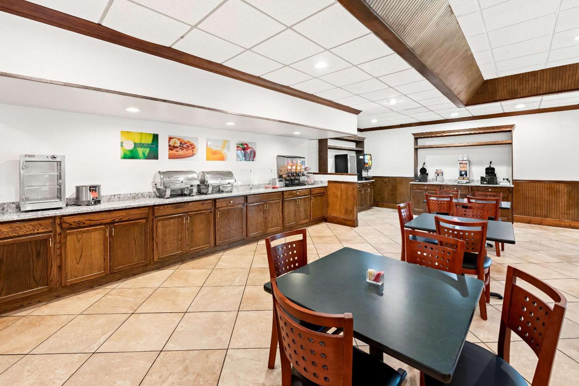 Quality Inn Dayton Airport Englewood Luaran gambar