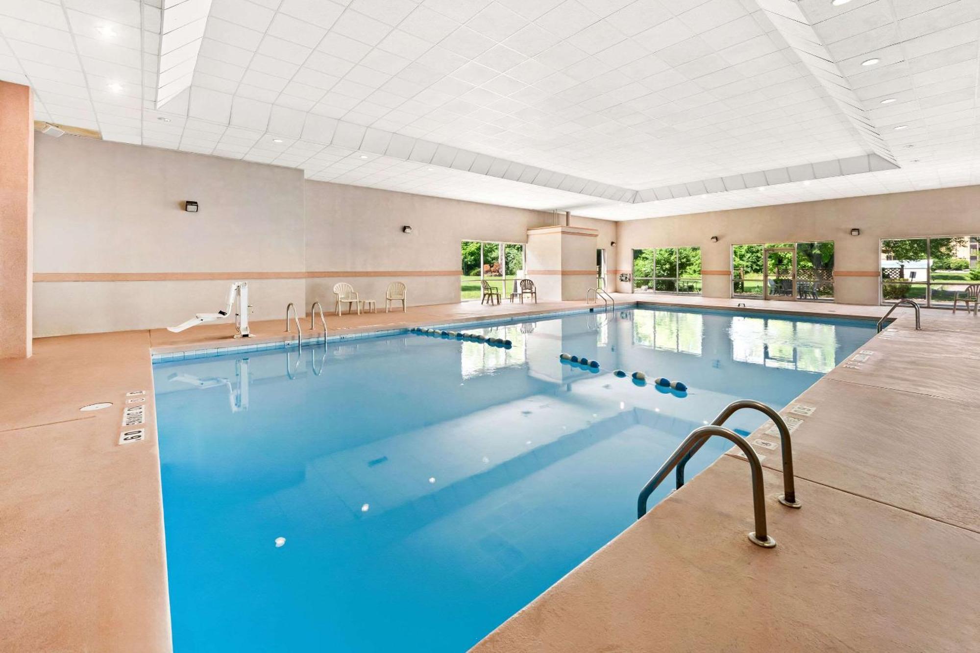 Quality Inn Dayton Airport Englewood Luaran gambar